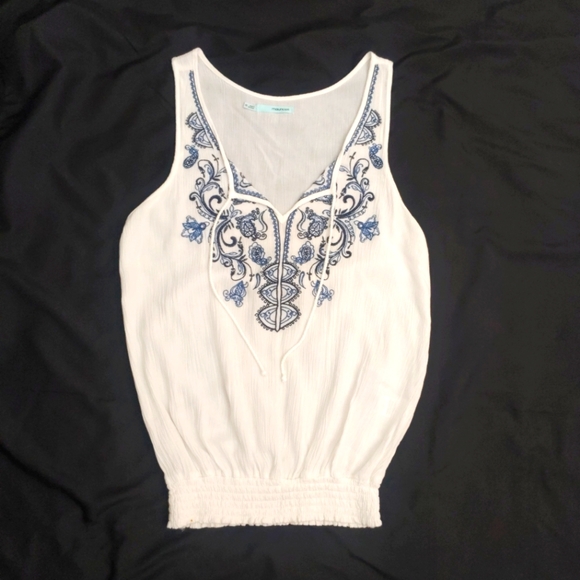 Maurices Sleeveless White Gauzy Boho Top Stretchy Smocked Bottom Women's Sz XS - Picture 5 of 7